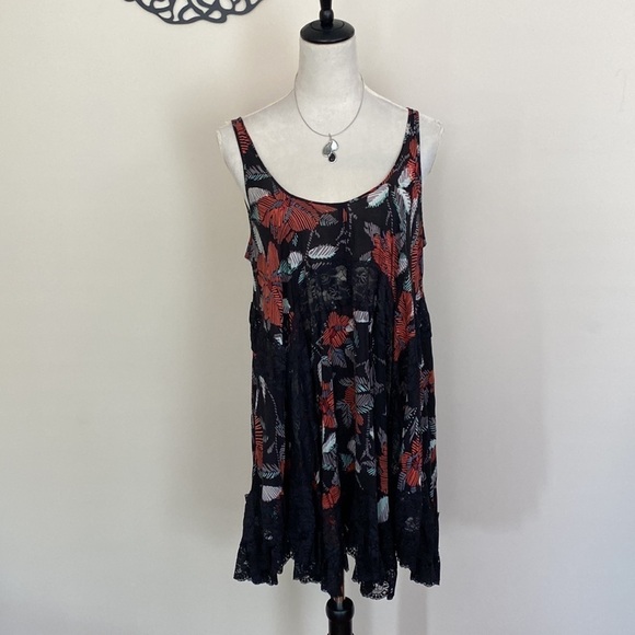 Free People Tops - NWOT Free People Pattern Lace Detail Tunic